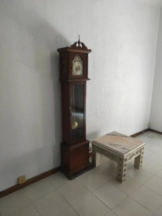 Reloj de pie antiguo madera y metal