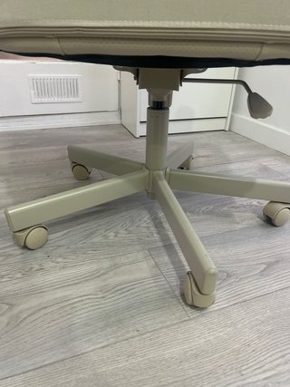 Silla de oficina beige