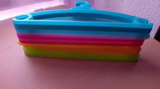 Lote 40 perchas ropa infantil