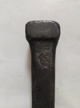 YUNQUE Y MARTILLO PARA GUADAÑA.