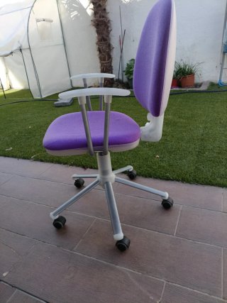 Silla de escritorio ergonómica lila
