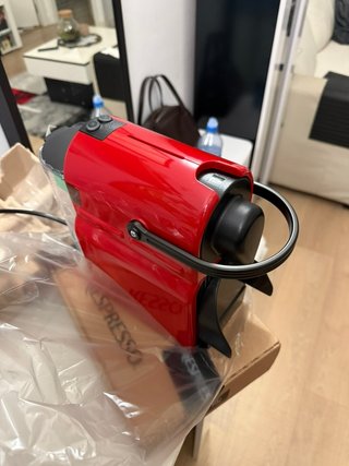 Cafetera Nespresso Inissia Roja - Nueva PVP 119,90