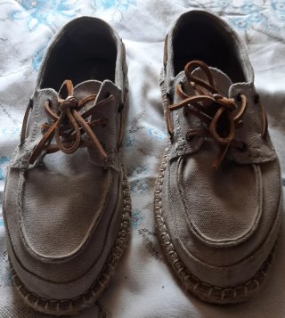 Zapatos náuticos hombre beige y marrón