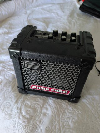 Roland Micro Cube Amplificador Guitarra