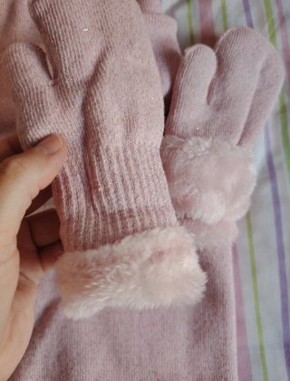 Lote Gorro, Manoplas y Bufanda Rosa