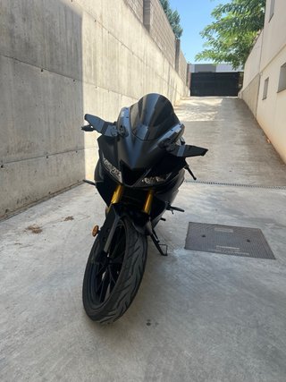 Yamaha YZF R125 Negra