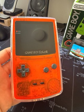 Consola Nintendo Game Boy con mejoras
