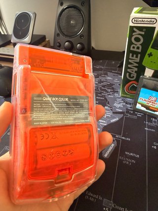 Consola Nintendo Game Boy con mejoras