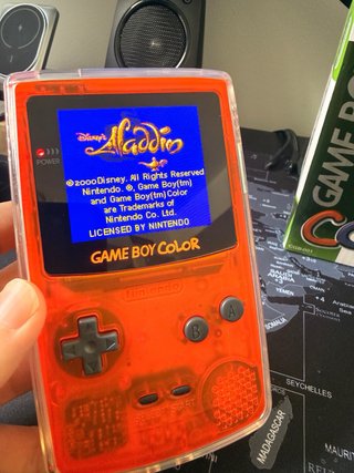 Consola Nintendo Game Boy con mejoras