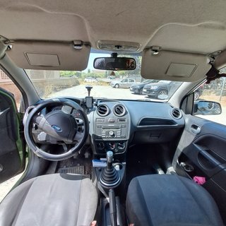 Ford Fiesta 1.4 TDCi 68 CV – 5 puertas – Económico