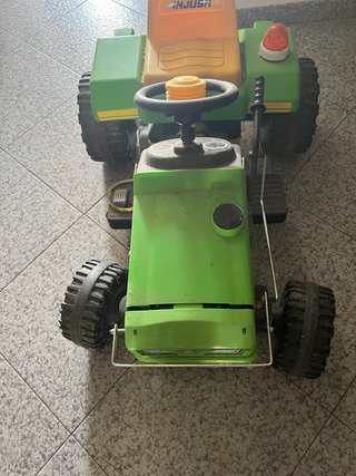 Tractor a batería INJUSA verde