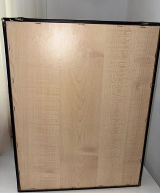 Vitrina pequeña de madera y cristal