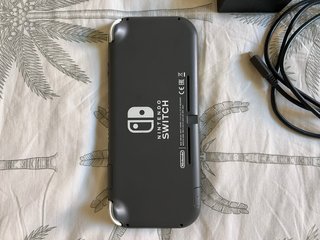 Nintendo Switch Lite + Pokémon Perla Reluciente