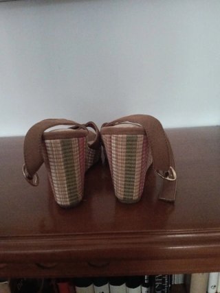 Sandalias cuña marrón y multicolor nuevas