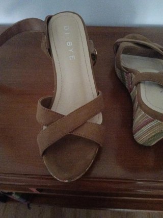 Sandalias cuña marrón y multicolor nuevas