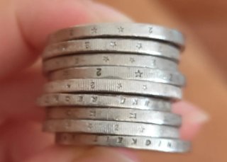 Monedas 2 Euros y 1 Euro