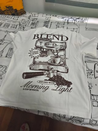 Camiseta blanca estampada chico