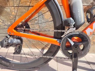 Bicicleta de carbono con cambio electrónico
