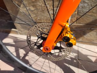 Bicicleta de carbono con cambio electrónico