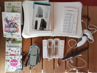 Consola Nintendo Wii + Juegos y Accesorios