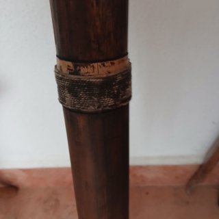 Didgeridoo de bambú tallado