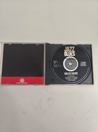 CD MILES DAVIS Maestros del Jazz & Blues N° 1