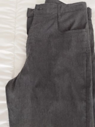 Pantalón travertino gris