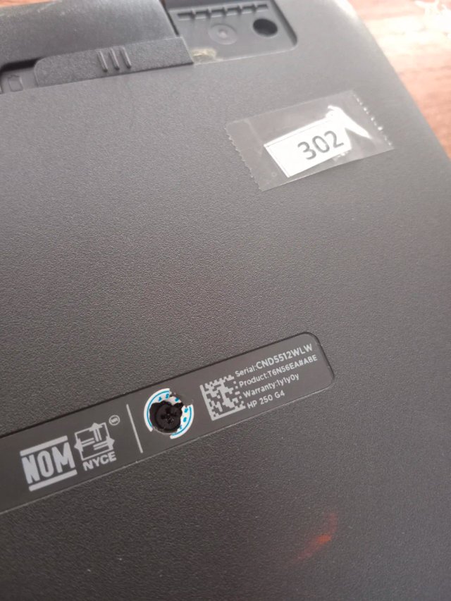 ORDENADOR PORTÁTIL HP 250 G4 CON CARGADOR