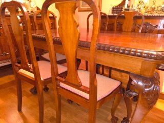 Mesa de comedor antigua y 6 sillas