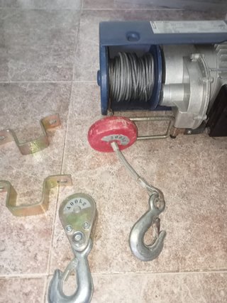 Polipasto eléctrico para subir material BWK 4004