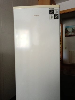 Congelador vertical Becken A+ 5 cajones