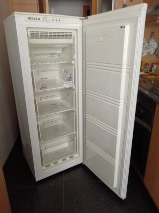 Congelador vertical Becken A+ 5 cajones