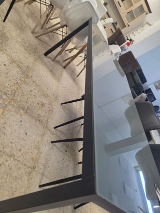 Mesa de comedor cristal y metal
