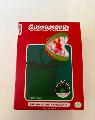 Lámpara Planta Piraña Super Mario Paladone