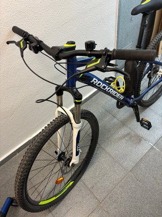 Bicicleta Rockrider ST 540 Azul mas casco, talla M