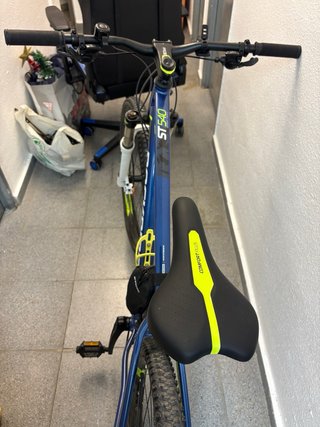 Bicicleta Rockrider ST 540 Azul mas casco, talla M