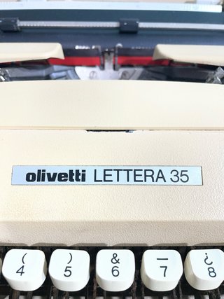 Máquina de escribir Olivetti Lettera 35