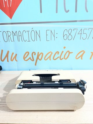 Máquina de escribir Olivetti Lettera 35