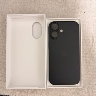 iPhone 16 128GB + 10 fundas nuevas