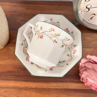 Taza y plato Johnson Bros porcelana