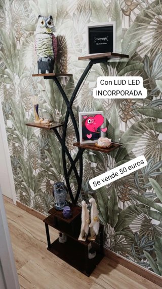 Repisa de hierro y madera