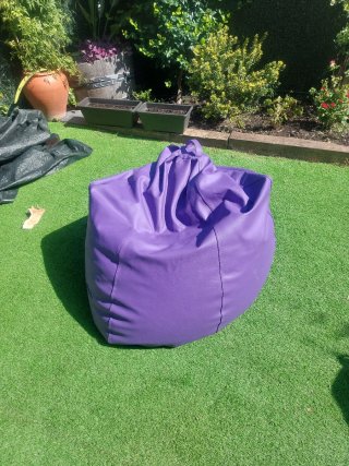 Puff grande morado piel sintética
