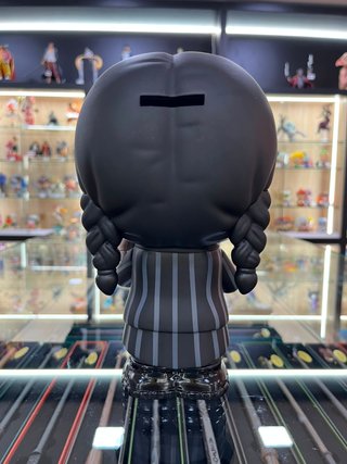 HUCHA MIERCOLES ADDAMS