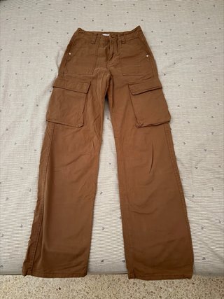 Pantalones cargo marrones anchos