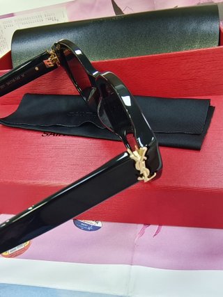 Gafas de sol Saint Laurent negras