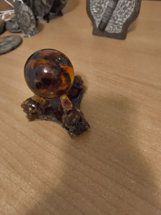 Figura tortugas de ámbar con esfera