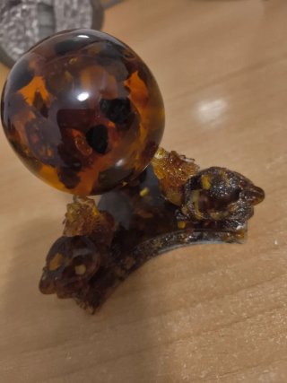 Figura tortugas de ámbar con esfera