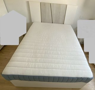 Cama 135x190 con cajones, cabecero y colchón IKEA