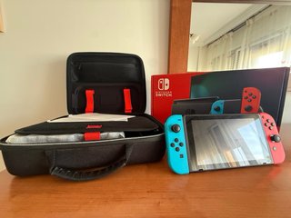 Nintendo Switch casi nueva con caja original.