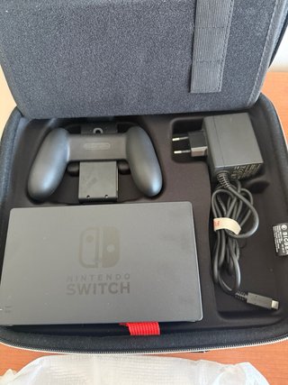 Nintendo Switch casi nueva con caja original.
